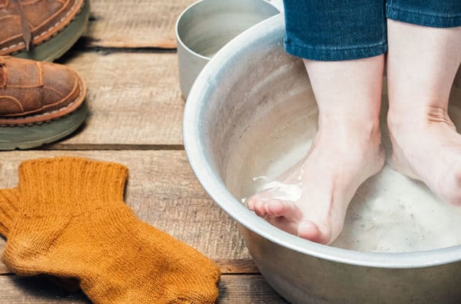 طرق طبيعية لعلاج تورم الساقين