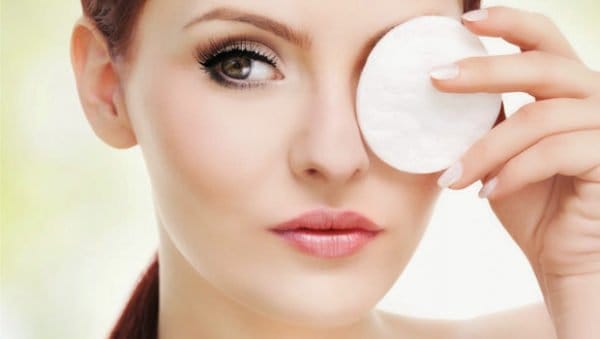 كيف تجعل بشرتك بيضاء وصافية طبيعياً