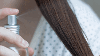 كيف يساعد زيت النيم لعلاج القشرة في الرأس؟